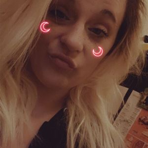 Meet your Posher, Dee